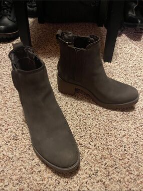 Timberland Women's Dark Brown Chelsea Booties